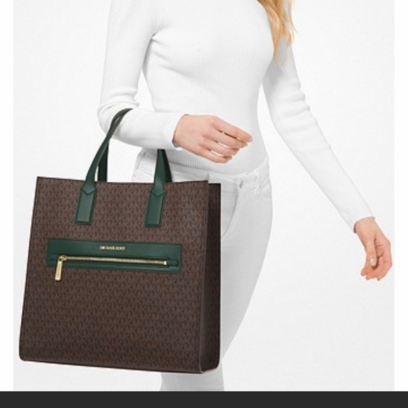 Michael Kors Bundle - Picture 3 of 9